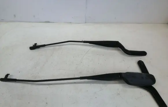 Ford C-MAX I Front wiper blade arm 3M5117526CE 3M5117526AC