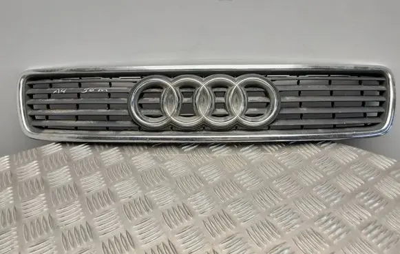 Audi A4 S4 B5 8D Front grill 8D0853651