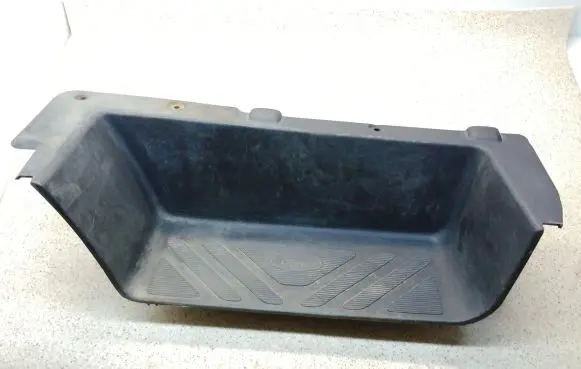 Front sill trim cover