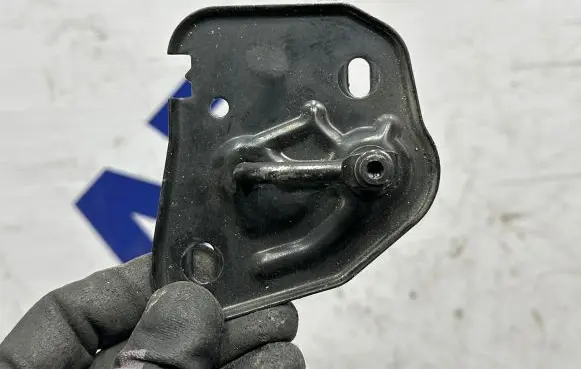 Audi A1 Engine bonnet/hood lock/latch loop/hook 4G0823186 310811