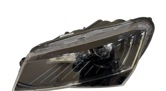 Skoda Superb B8 (3V) Headlight/headlamp 3V1941017A 1ZS01193941