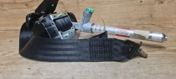 Volvo XC70 Rear seatbelt 39821977