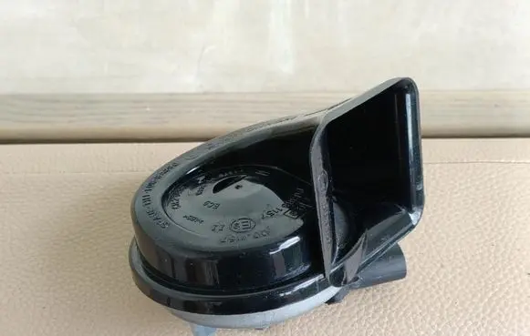 BMW M3 F80 Horn signal 7245422 61337245422 61337400706