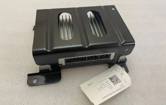 Jaguar XE Sound amplifier GX7319C164RD