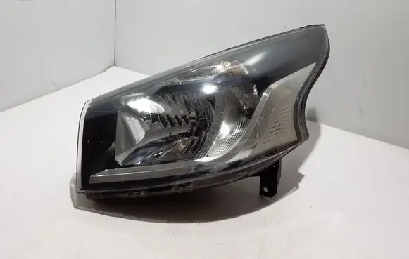 Renault Trafic III (X82) Headlight/headlamp 260605173R