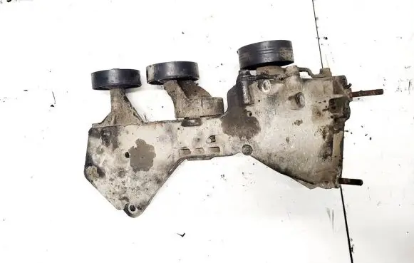 Mercedes-Benz A W168 Engine mounting bracket