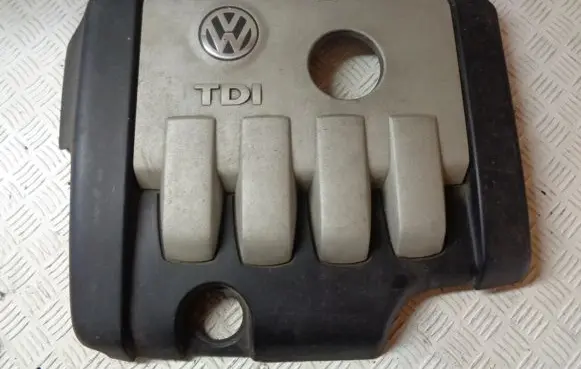 Volkswagen Golf Plus Engine cover (trim) 03G103925AE