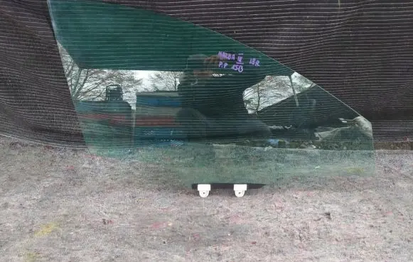 Mazda 3 III Sliding door window/glass 43R-004529