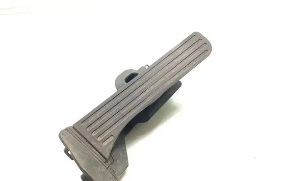 Volkswagen PASSAT B7 Accelerator throttle pedal 1K2721503AE 6PV011040-00