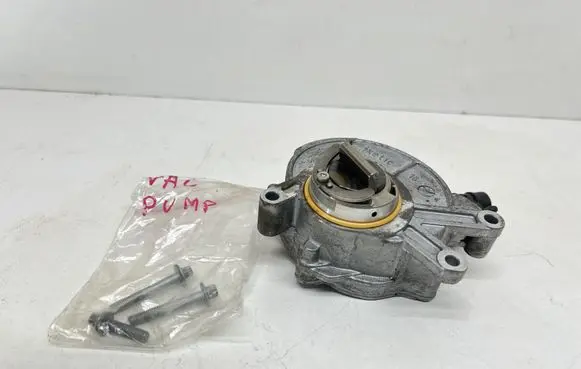 BMW M6 Vacuum pump 687390