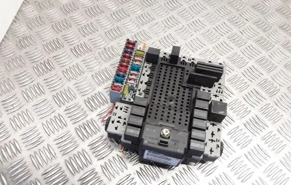 Volvo XC90 Fuse module 9401802