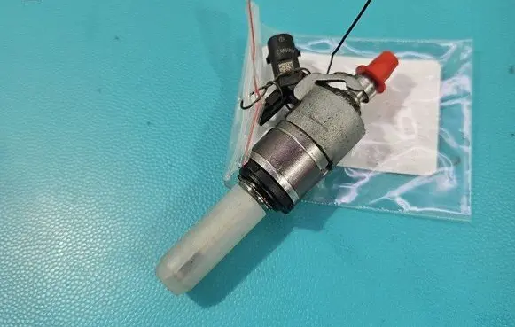 Fuel injector