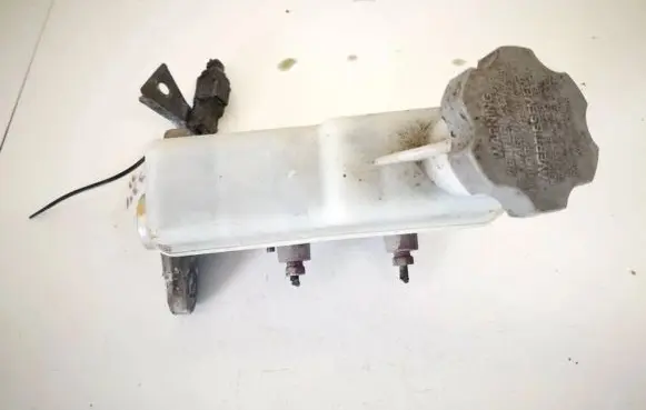 Hyundai H-1, Starex, Satellite Brake fluid reservoir 