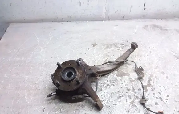 Front wheel hub