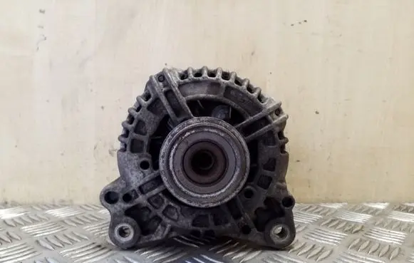 Volkswagen Golf VI Generator/alternator 03L903023 0124525187