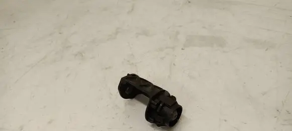 Radiator mount bracket
