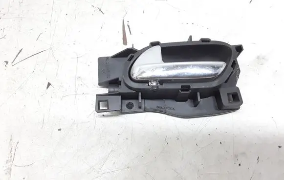 Peugeot 407 Front door interior handle