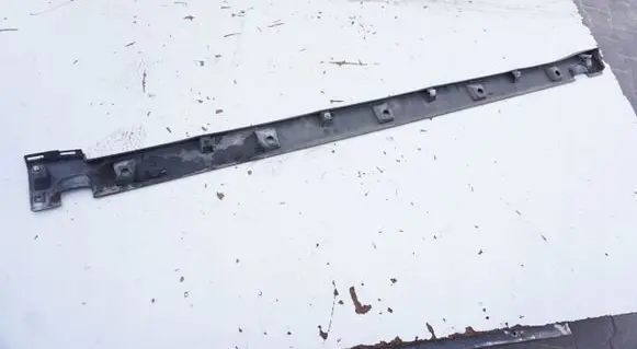 Suzuki Grand Vitara II Sill LISTWANAKADKA