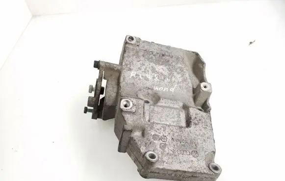 Audi A4 S4 B6 8E 8H A/C compressor mount bracket 038260885C