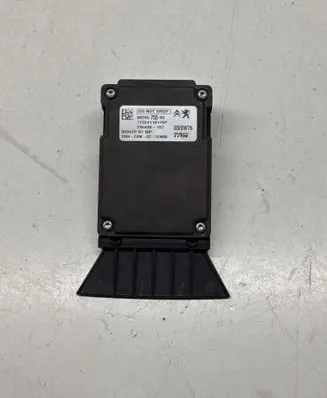 Peugeot 5008 II Windshield/windscreen camera 9826575580 235430157 17324110179P