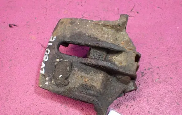 Peugeot 1007 Front brake caliper Y01131