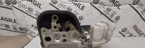 Alfa Romeo GT Loading door lock B792