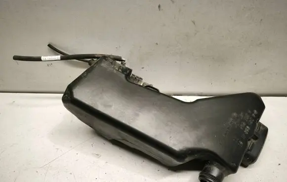 Mercedes-Benz C W205 Windshield washer fluid reservoir/tank A2058600160