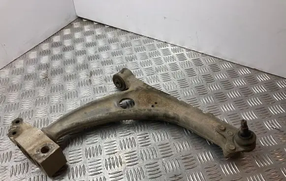 Volkswagen PASSAT B6 Front lower control arm/wishbone 3C04071538B