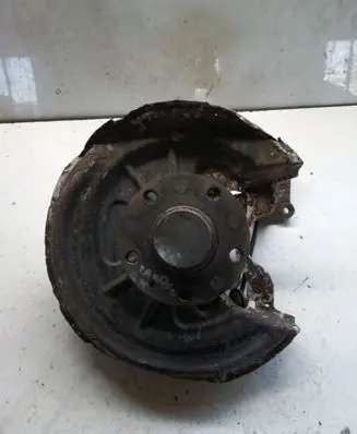 Volkswagen Touran I Rear wheel hub spindle/knuckle 