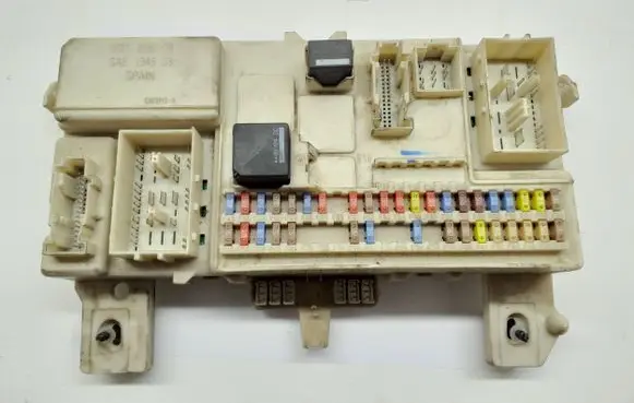 Volvo V50 Fuse module 31254903 519096804 09079782