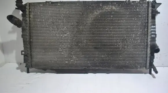 Ford C-MAX I Coolant radiator 3M5H8005TL