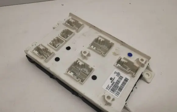 Dodge Durango Comfort/convenience module 68258390AE