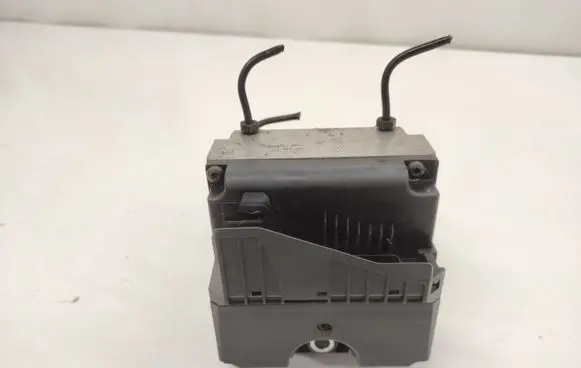 Audi A4 S4 B5 8D ABS Pump 0265214002 8B0611111