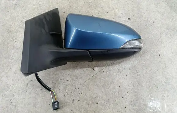Toyota Auris E210 Front door electric wing mirror 