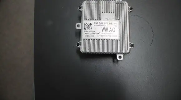 Volkswagen PASSAT B8 Xenon control unit/module 992941571A