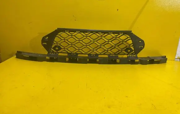 Renault Megane III Front grill 622541790R