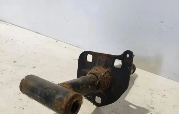 BMW 5 E39 Front bumper mounting bracket 8159359