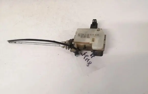 Skoda Octavia Mk2 (1Z) Central locking motor 1z0810773 1m0959781a