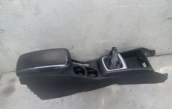 KIA Ceed Center console BSA046911