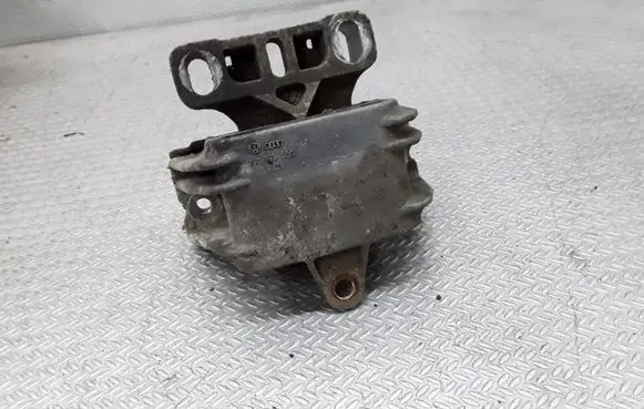 Volkswagen Jetta IV Gearbox mount 1J0199555