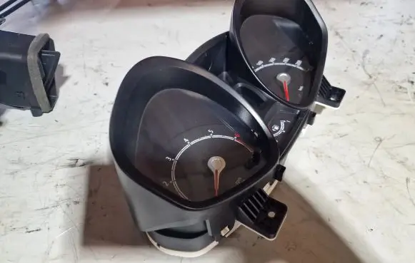 Ford Fiesta Speedometer (instrument cluster) 8A6T10849AM