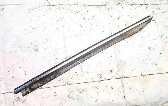 Volkswagen Polo IV 9N3 Rear door glass trim molding