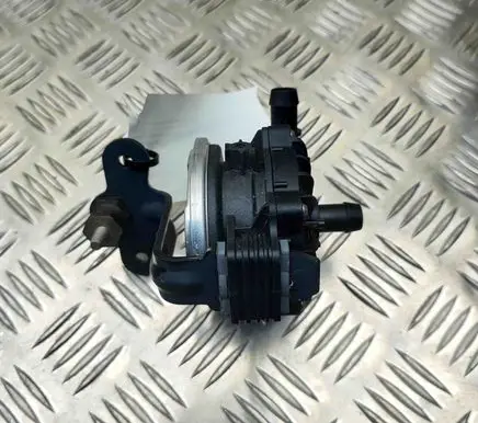 Volkswagen Multivan T6 Secondary air pump 7T0201040C 04E906703D
