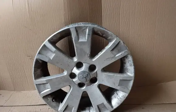 Mitsubishi Outlander R18 alloy rim 