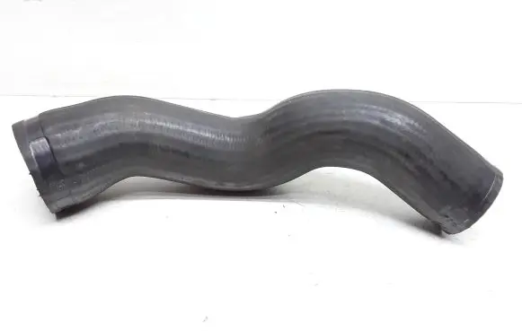 Volvo XC90 Intercooler hose/pipe 30680217