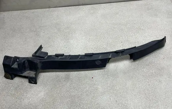 Opel Insignia A Front bumper mounting bracket 13250570
