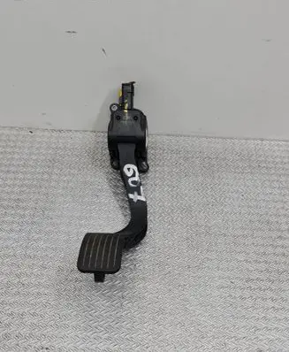 Peugeot 3008 I Accelerator throttle pedal 0280755167 9671416880
