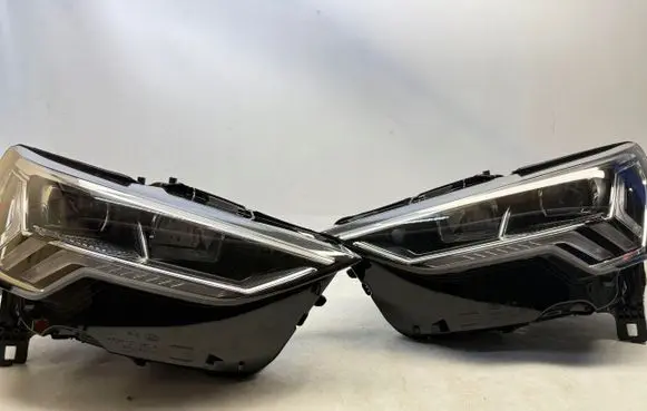 Audi Q3 F3 Headlights/headlamps set 83A941033