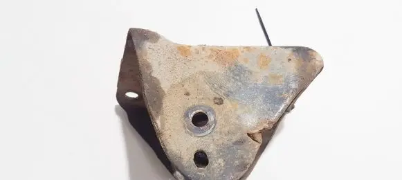 Volkswagen Golf IV Bracket in trunk/boot 