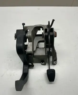 Mercedes-Benz Sprinter W901 W902 W903 W904 Pedal assembly A6382900316 A9012901916 A9012902016